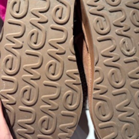 Emu sheepskin boots with ties - Picture 3 of 5